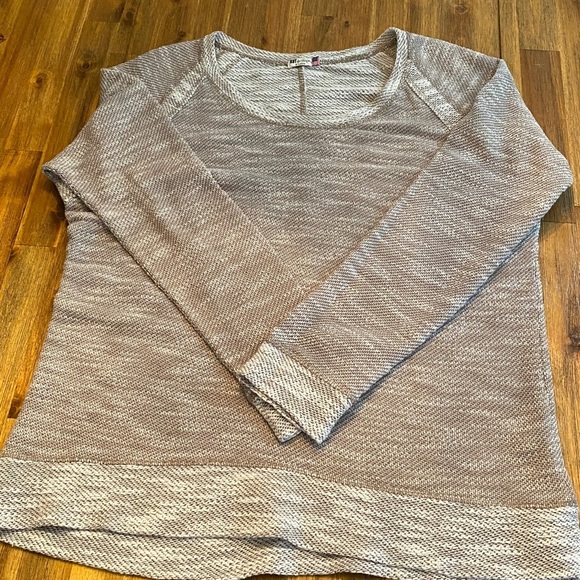 Kut from the Kloth Stylish Tan and White Knit Pullover Lightweight Sweater. XL - Picture 11 of 11